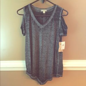 💥Sale!💥Cold Shoulder Top