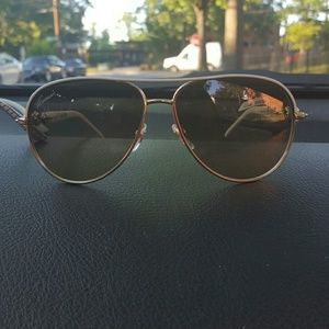 Woman's Gucci Glasses with card and case