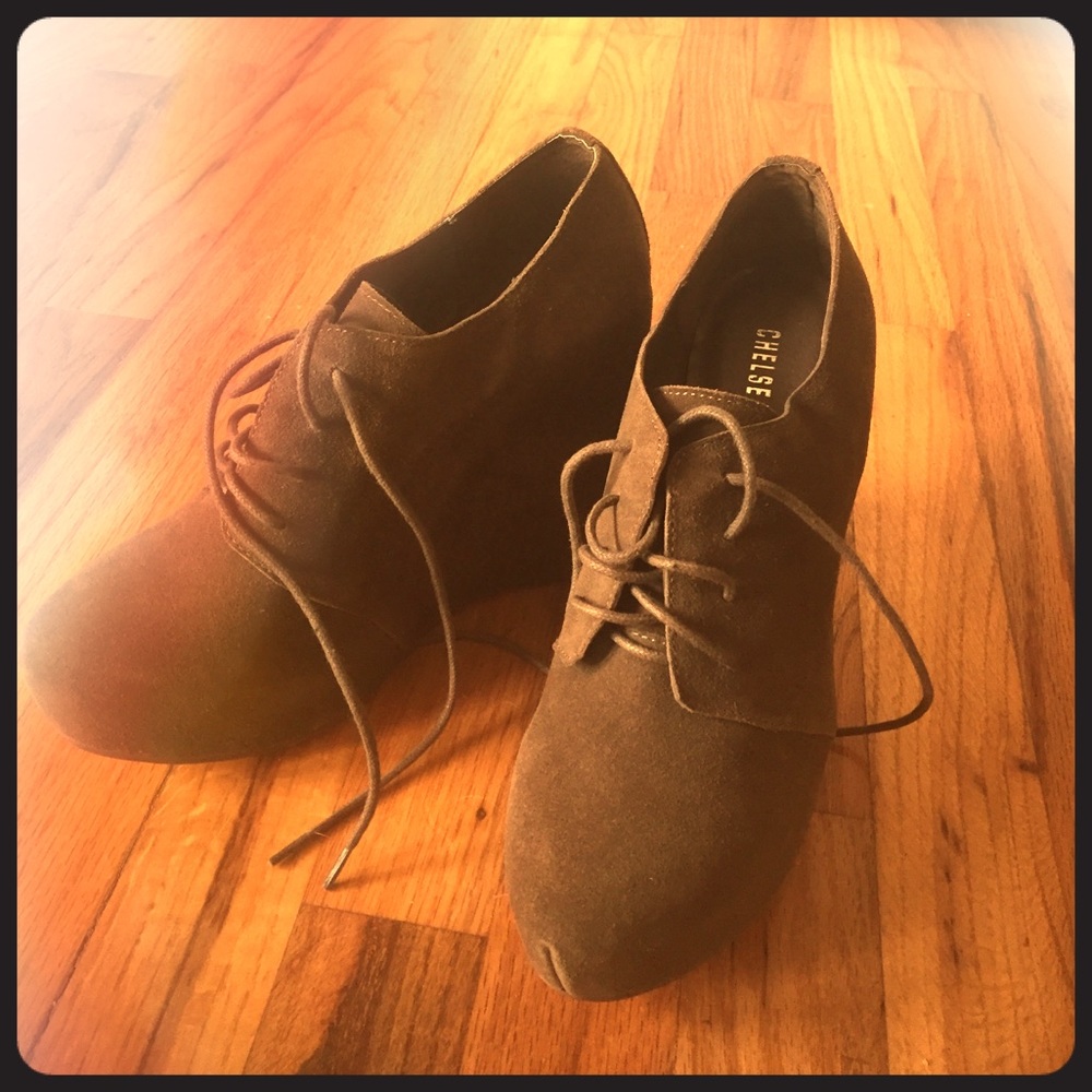 ChelseaCrew suede wedges