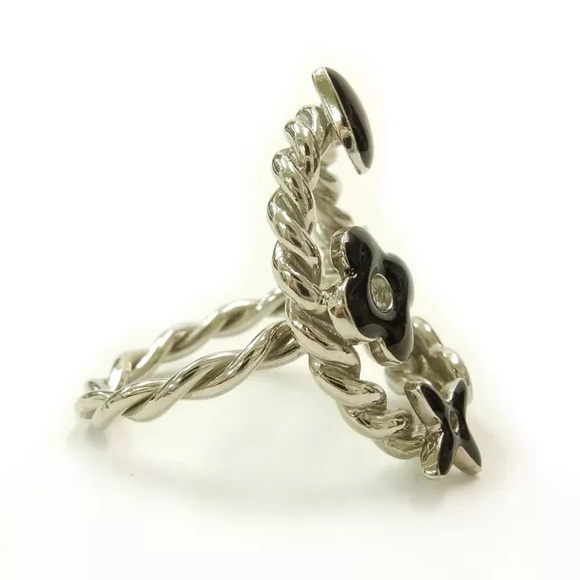 Louis Vuitton Ring🖤SOLD🖤 - Picture 5 of 6