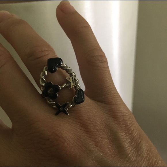 Louis Vuitton Ring🖤SOLD🖤 - Picture 6 of 6