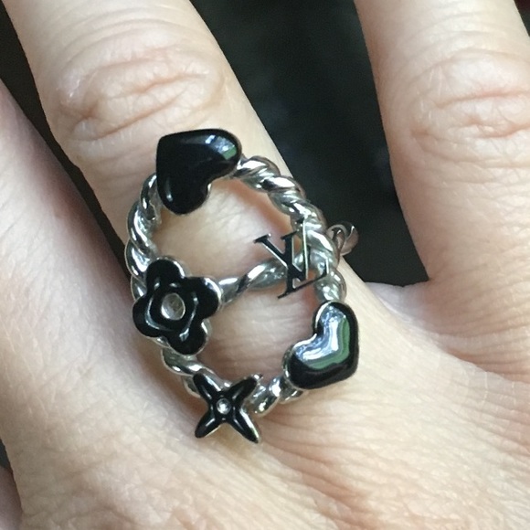 Louis Vuitton Ring🖤SOLD🖤 - Picture 2 of 6