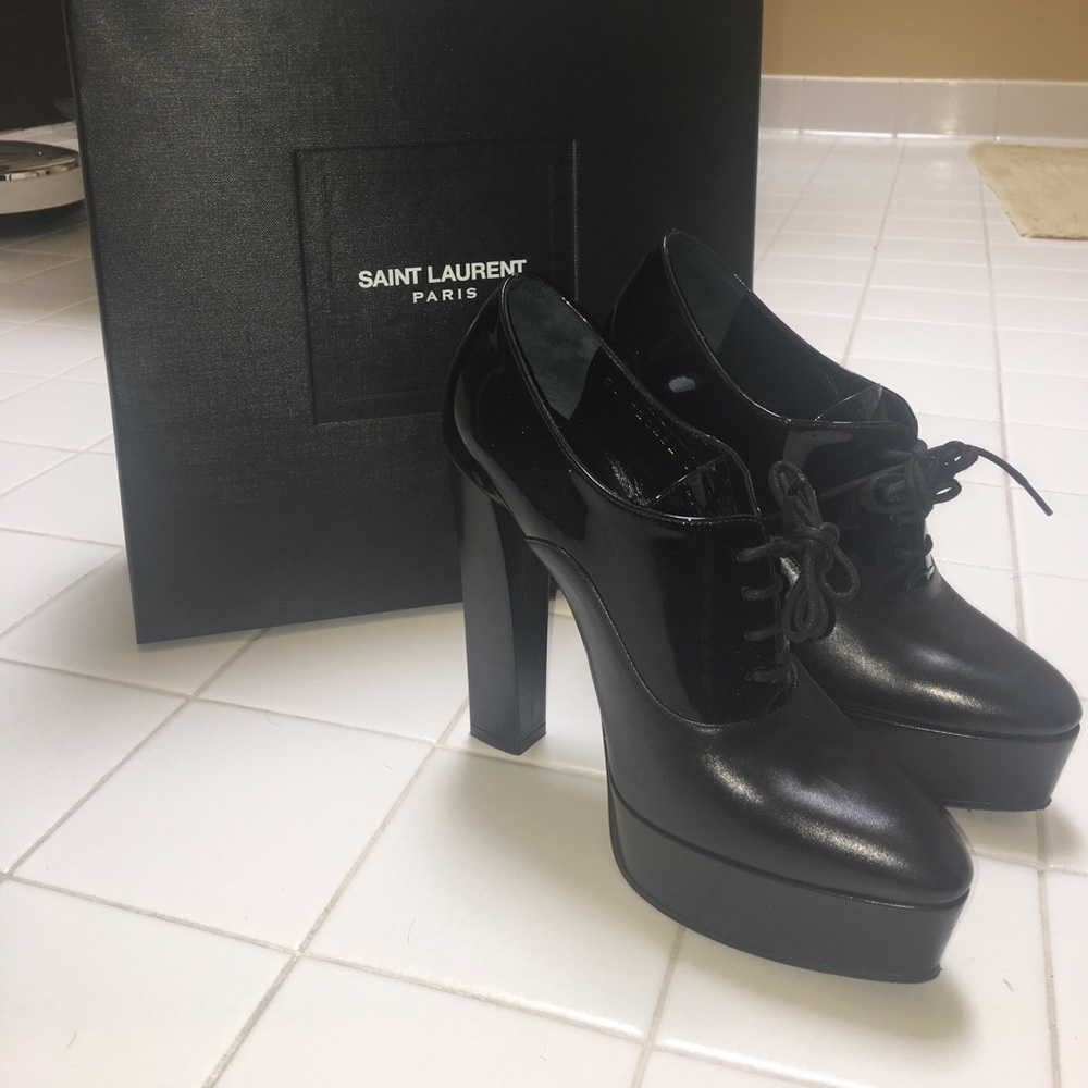 Saint Laurent black pumps