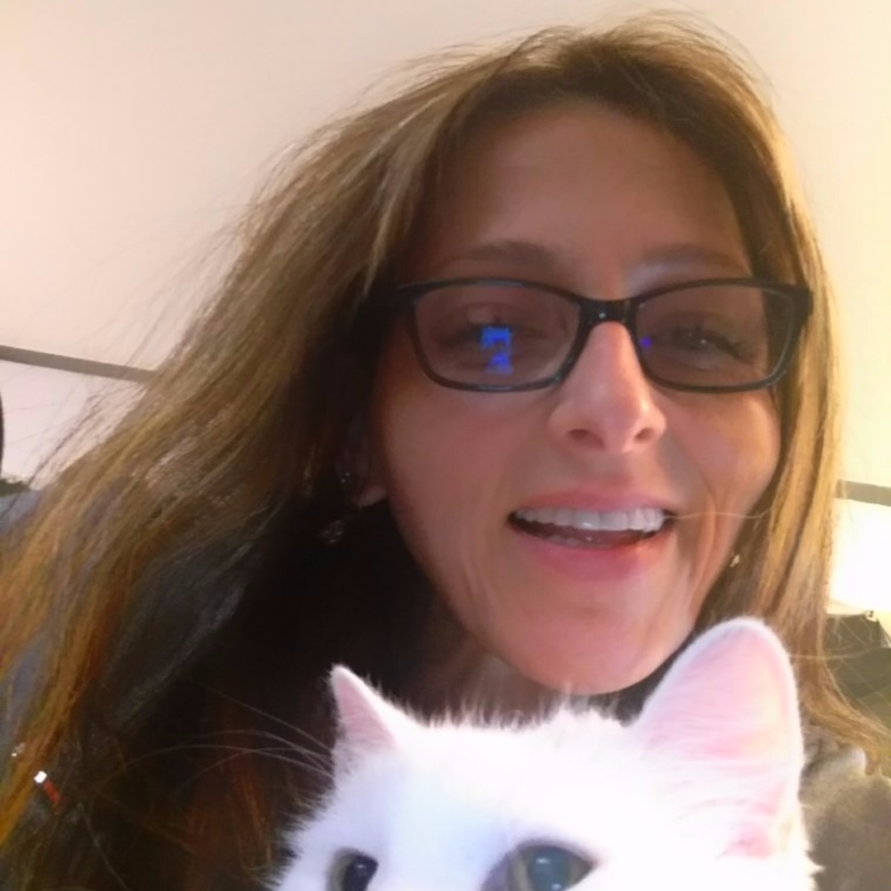 Meet your Posher, Elicia