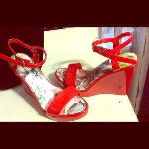 Red jelly wedges