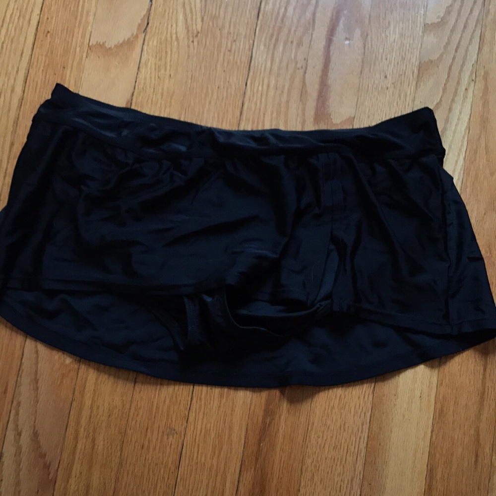 Medium maternity swim skirt- Liz Lange