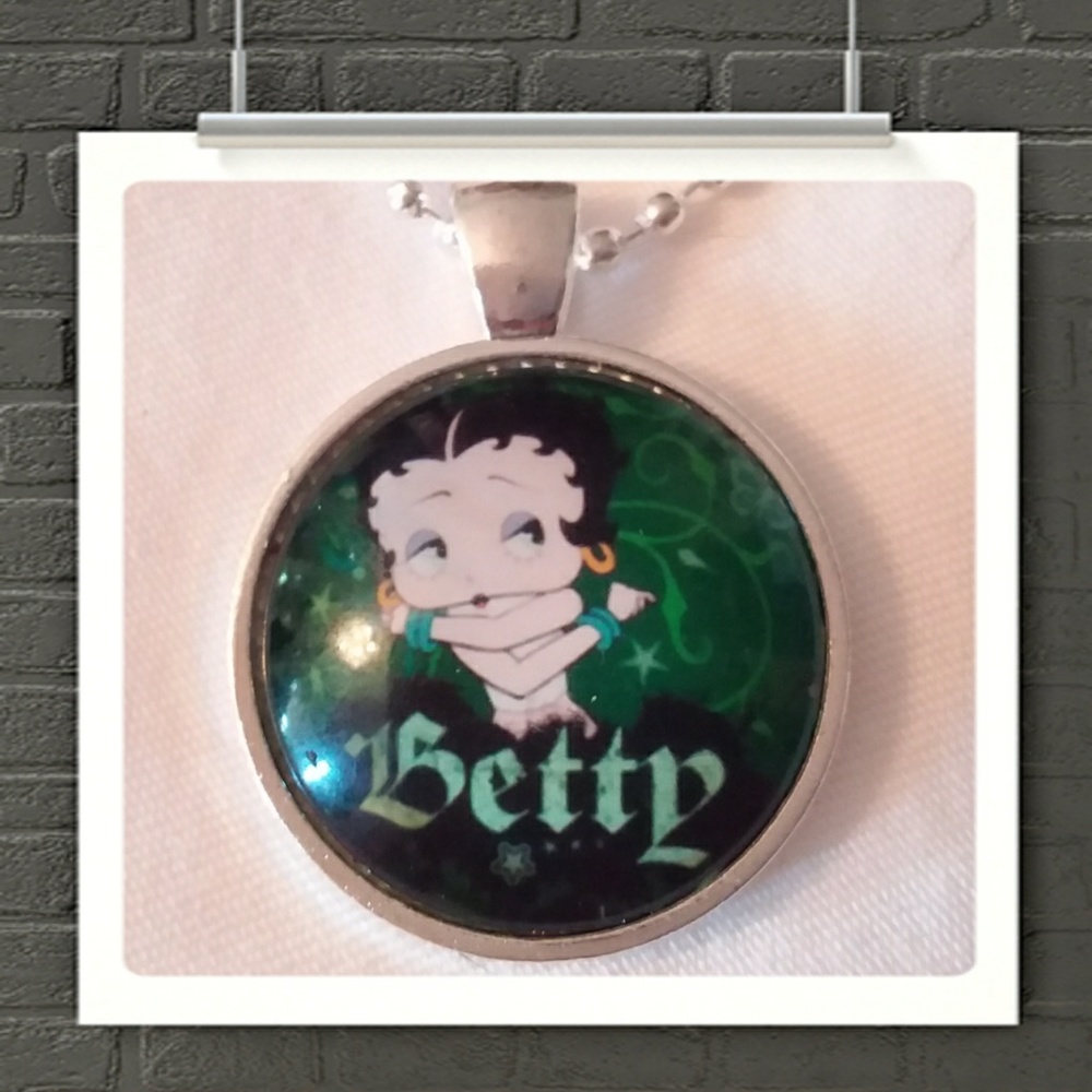 Sale**Betty boop,  green, cabochon necklace