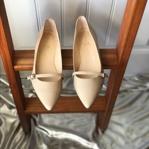 Ivanka Trump • classic pointed-toe flat