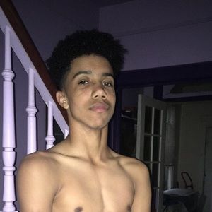 Meet your Posher, Max