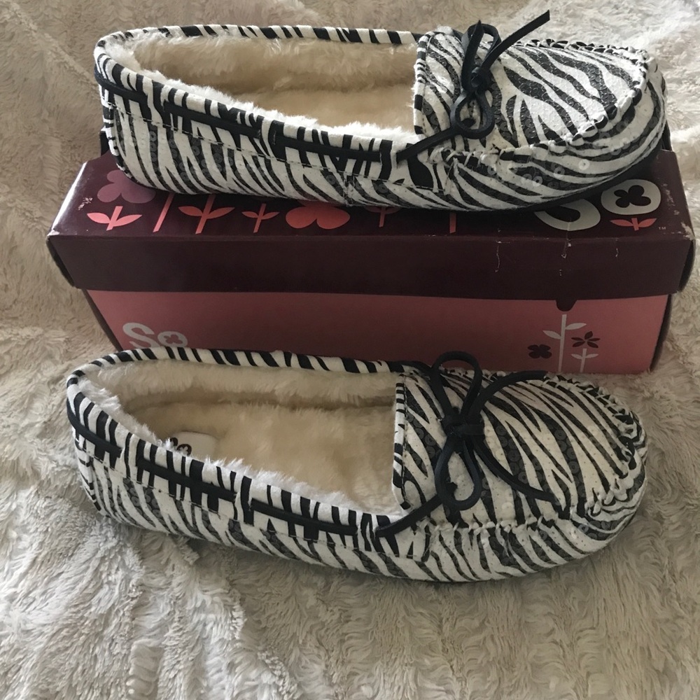 Zebra print slippers!! NEW moccasin sequin sz 9