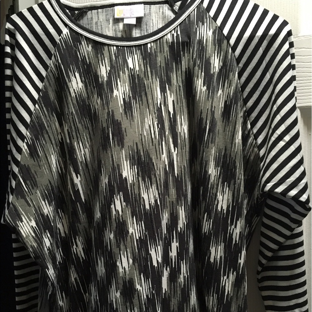 Lularoe L Randy black and white