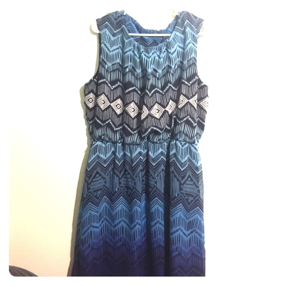 ‼️CLEARANCE‼️ Maurices Aztec design dress
