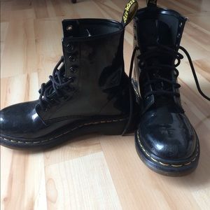 patent leather 8 hole doc martens