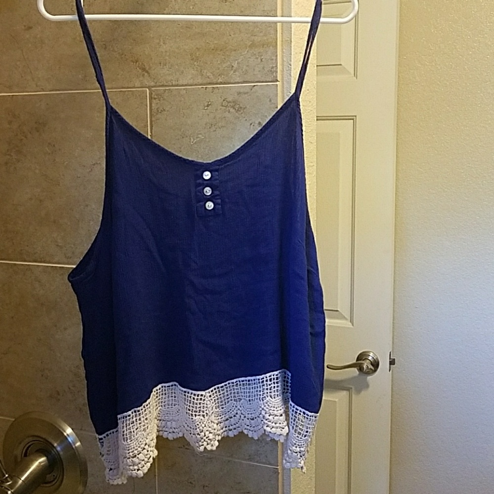 Adorable tank with crochet bottom