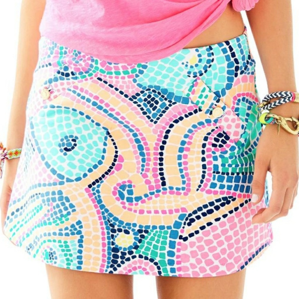 Adorable Lilly Pulitzer Skort in Tile Wave Pattern