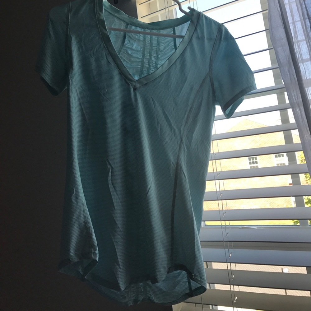 Lululemon athletic short sleeve top (SZ4)