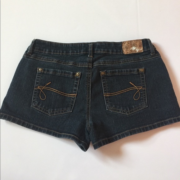 🌟2x Host Pick🌟Denim Shorts - Picture 3 of 3