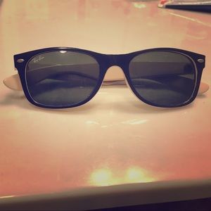 Offers welcome! Ray Ban Wayfarer RB2132 Sunglass