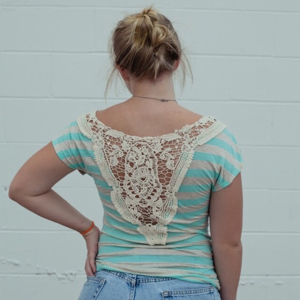 ✨SALE✨ Aqua blue stripped soft T shirt Women's S