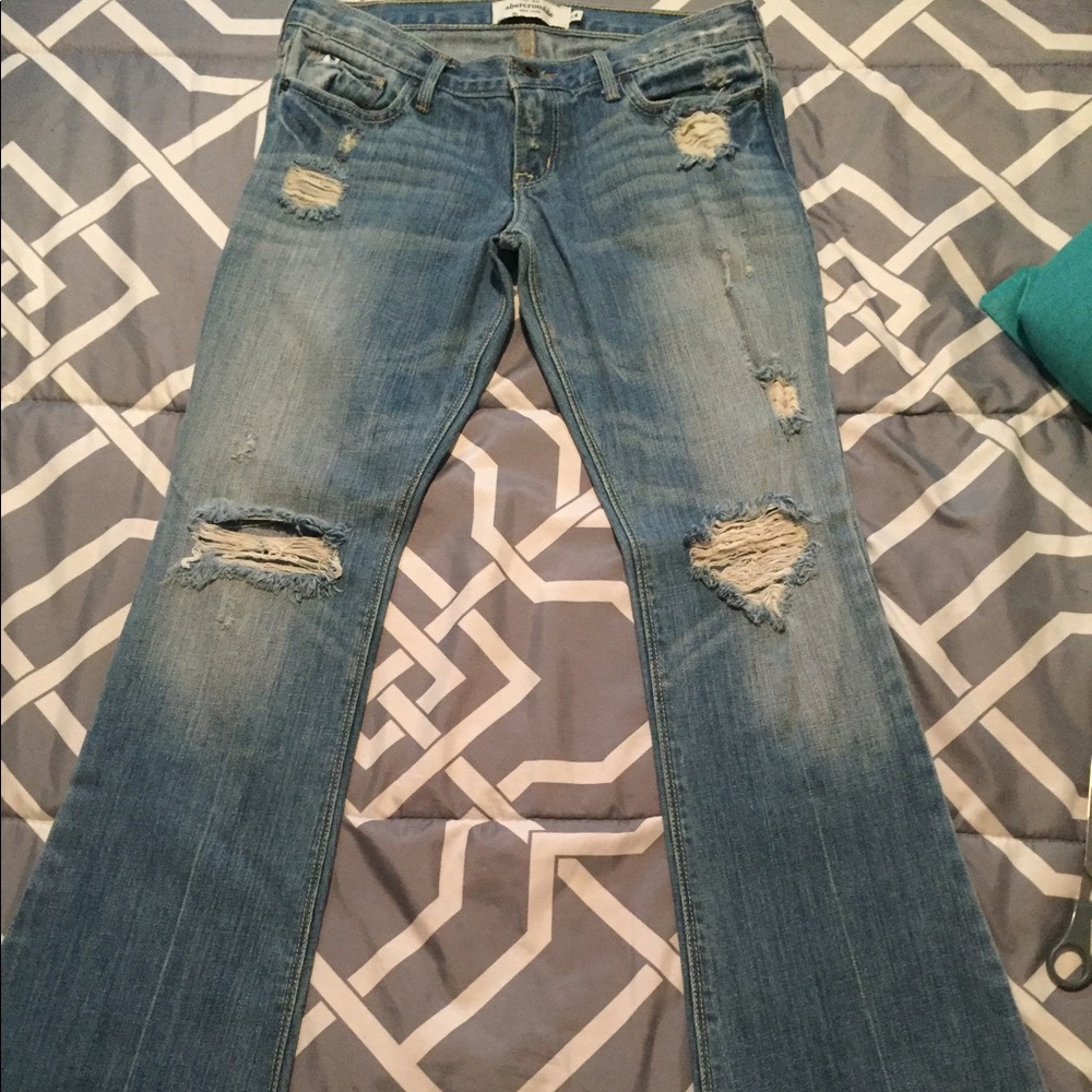 🎉FINAL SALE Like new distressed Abercrombie jeans