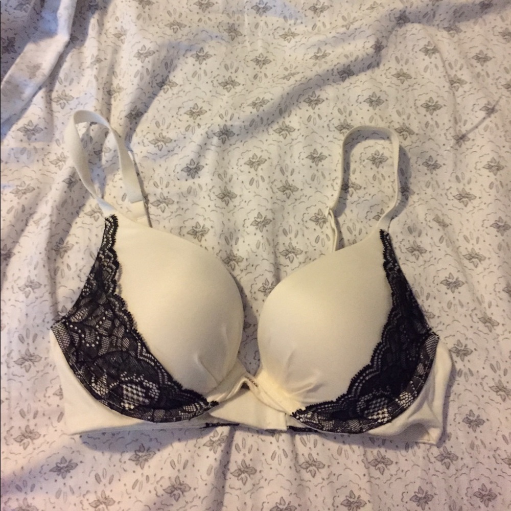 Victoria's Secret fabulous bra