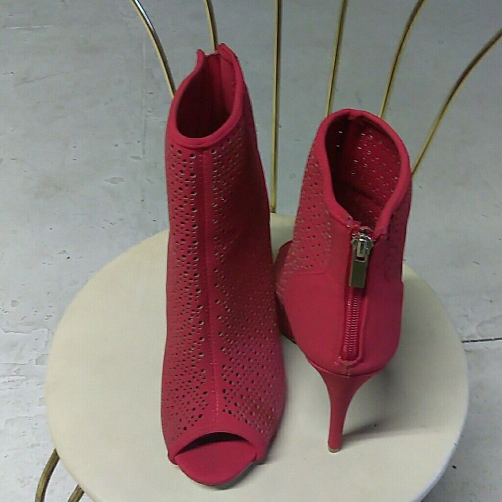 Heels - Picture 2 of 2