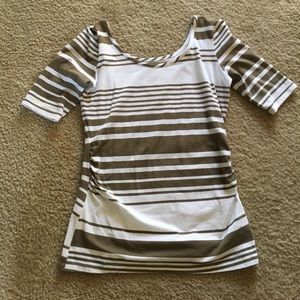 New York & Company 3/4 sleeve tshirt
