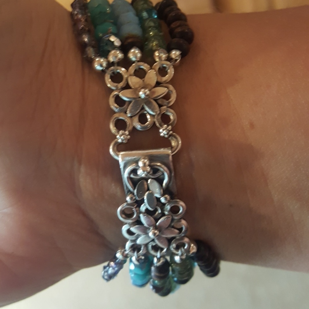 Multi-strand bracelet - Picture 2 of 2