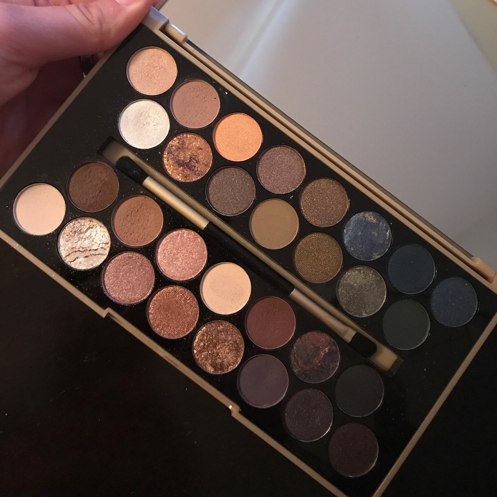 Makeup Revolution Fortune Favours the Brave