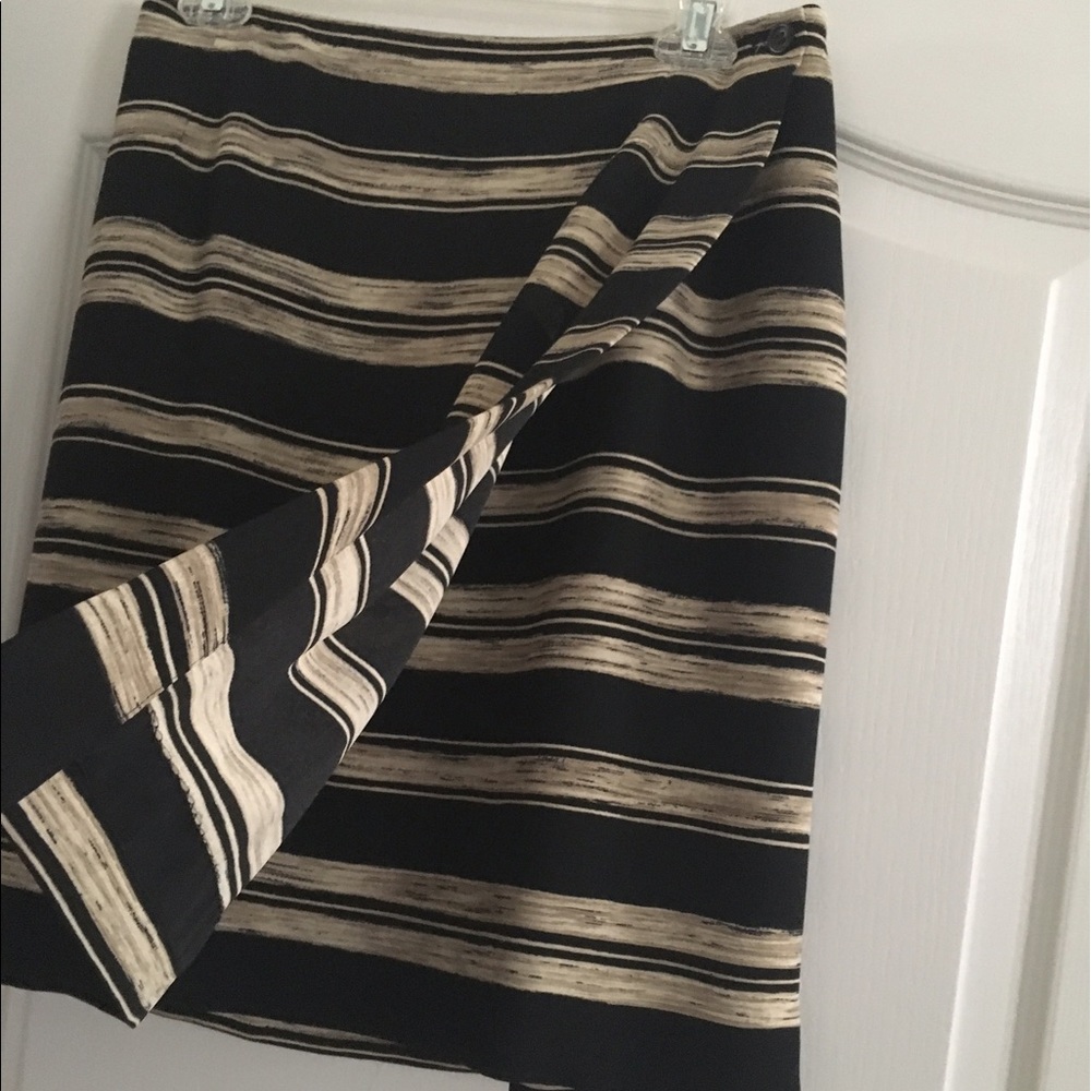 💖7/4 HP  JonesNY Black & Beige Skirt