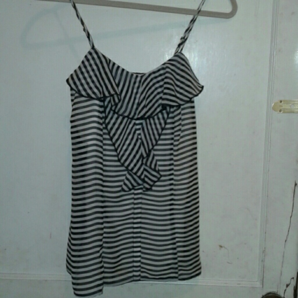 Xhilaration top