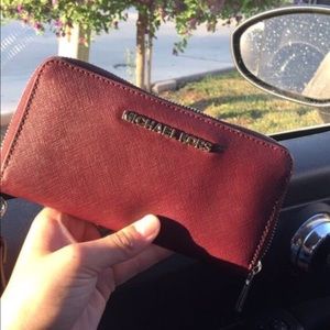 Michael kors wrestler