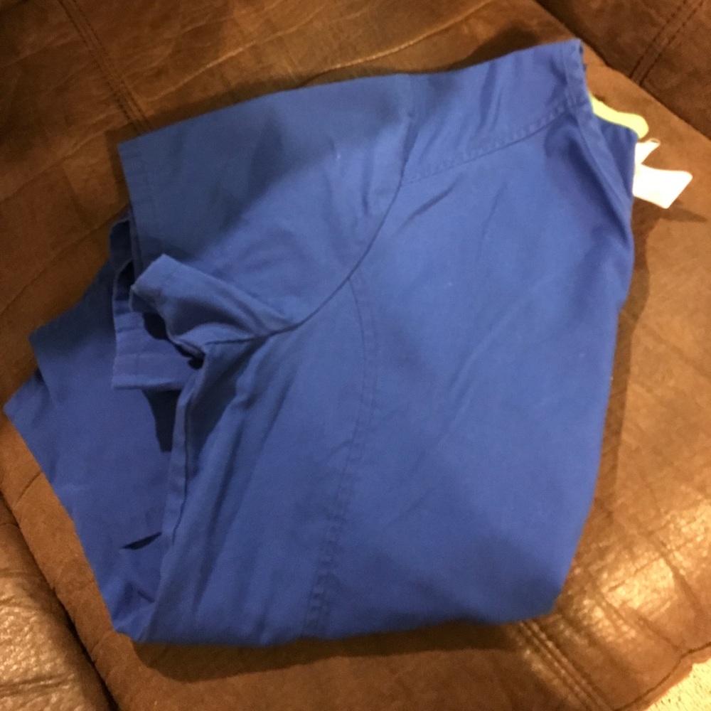 Scrub top
