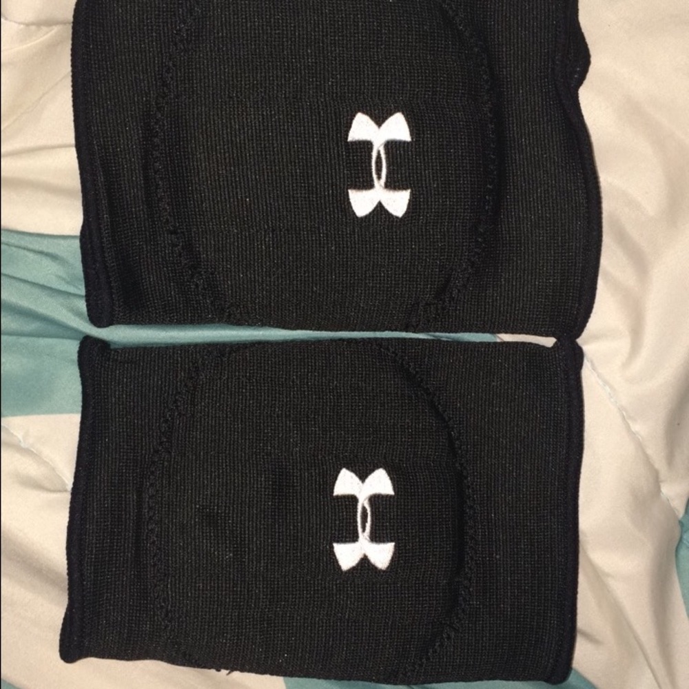 Under Armour Black Knee Pads S/M