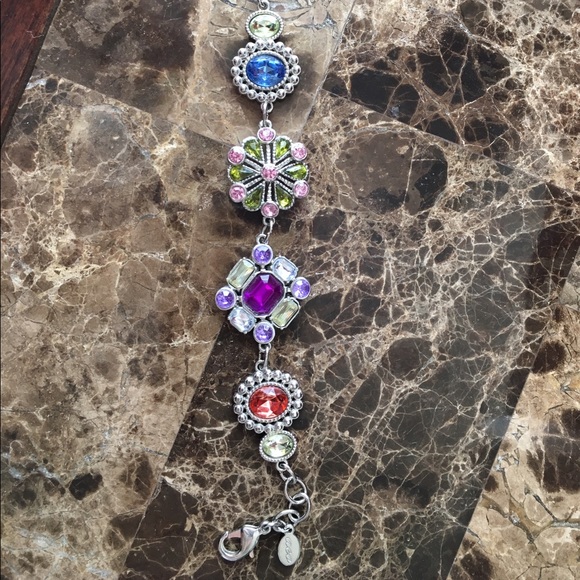 Flower jewel bracelet - Picture 2 of 3