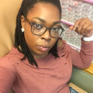 Meet your Posher, Andrea