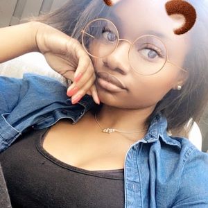 Meet your Posher, Cassie