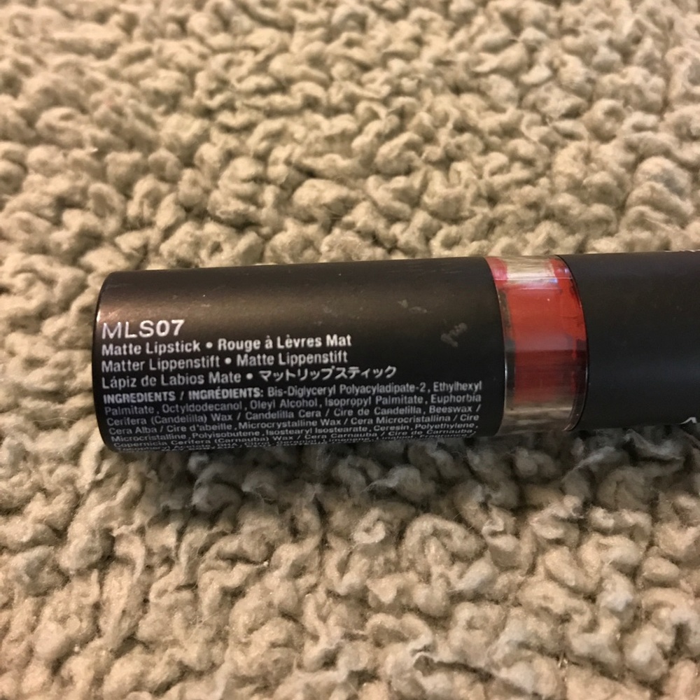 Matte lipstick - Picture 4 of 4