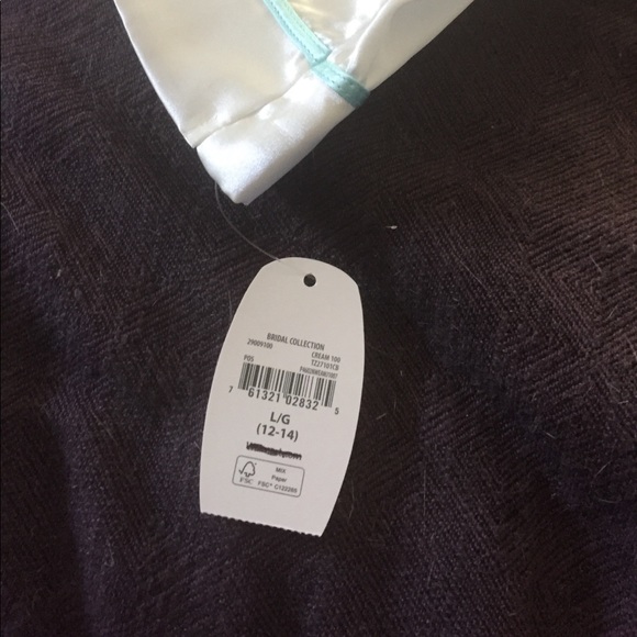 Bride Robe - Picture 3 of 4