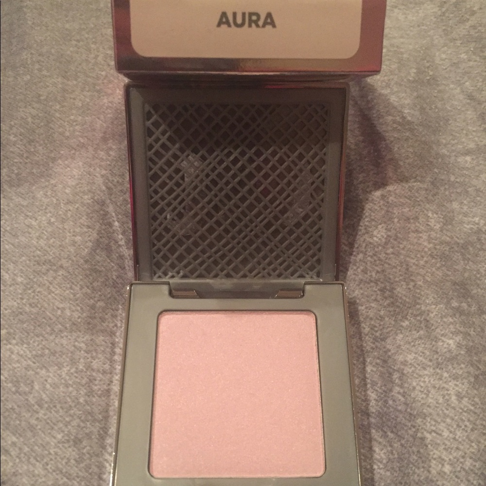 Urban Decay Afterglow Highlighter in Aura