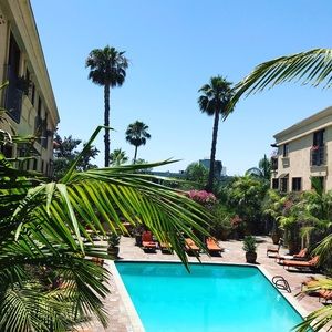 Meet your Posher, Cyrus