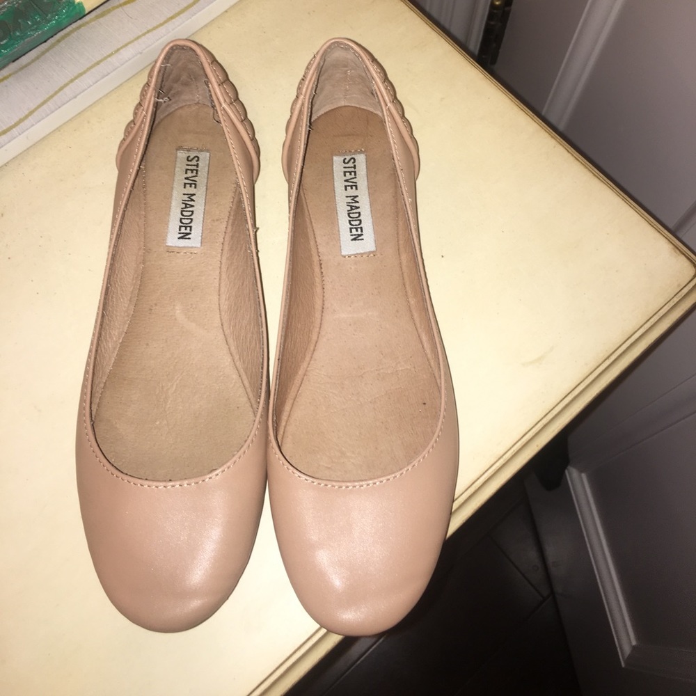 Steve Madden nude flats