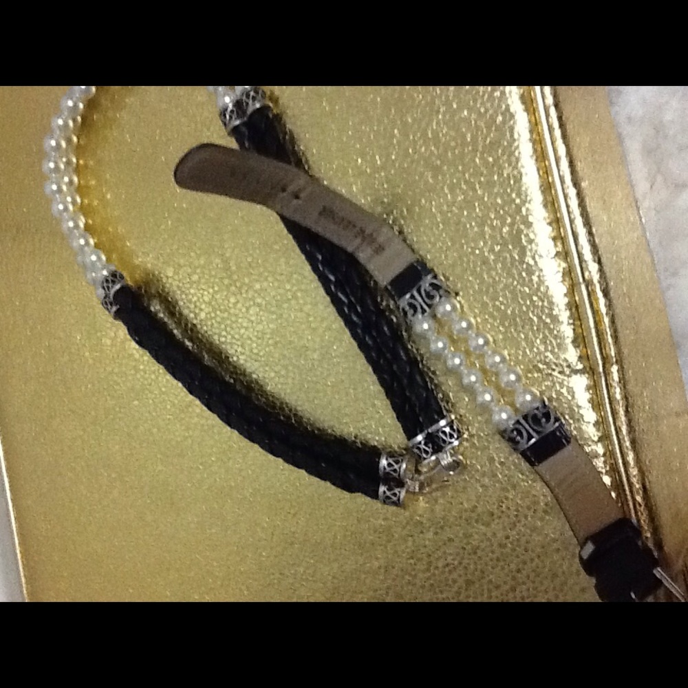 HOST PICK-BLACK LEATHER PEARL & BRACELET SET - Picture 4 of 4