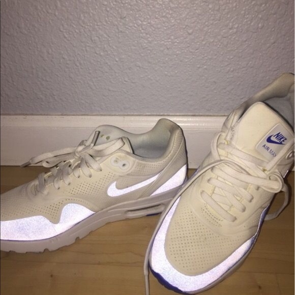 Nike women's air Max's - Picture 2 of 2