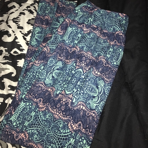 Lularoe lace unicorn leggings - Picture 1 of 4