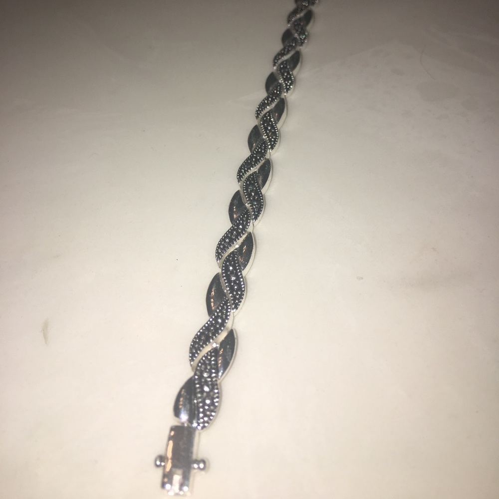 Le Vieux Swarovski bracelet. Never worn.