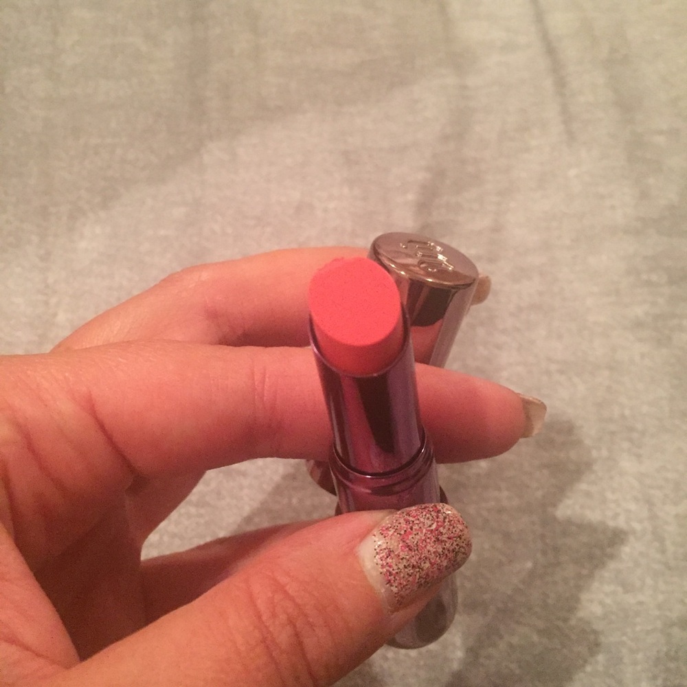 Urban Decay Revolution Lipstick in Streak