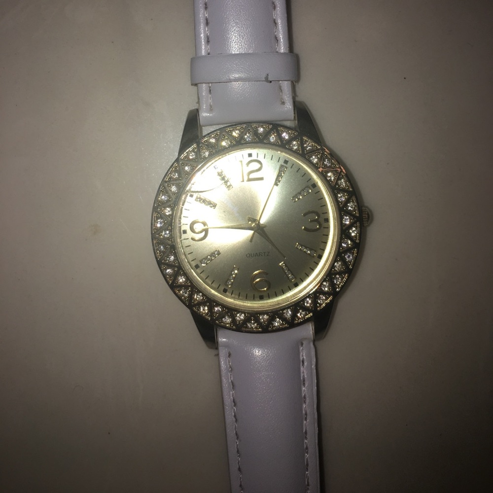 Watch - Picture 2 of 3