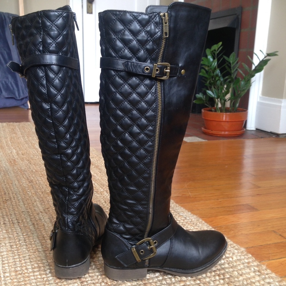 6M black Steve Madden quilted-back rider boots