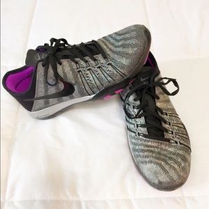 Nike Free TR 6 - Metallic $75🅿️🅿️